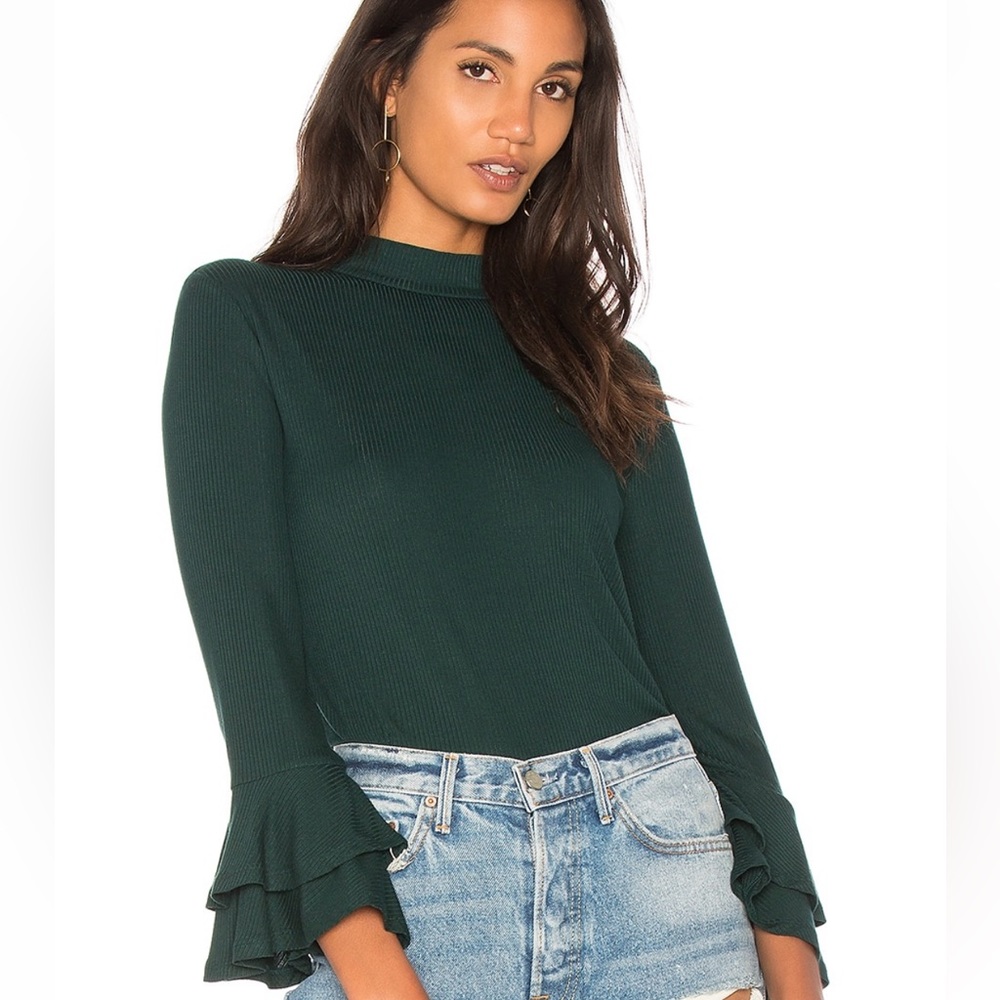 Bell bottom sleeve turtle neck